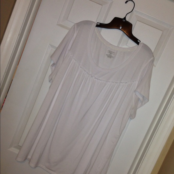 SOLD Lane Bryant 26/28 White Short Sleeve