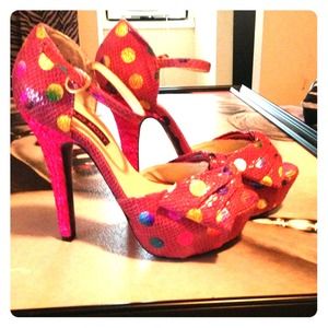 Mojo Moxy pink polka dot "dotty" shoe