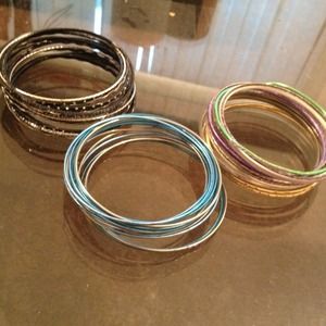 LOTS AND LOTS O' BANGLES!