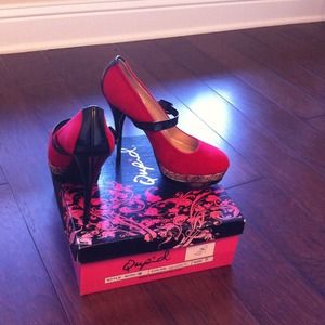 Quid red suede high heel