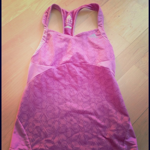 Workout top - Picture 1 of 4