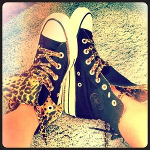 🚫HOLD🚫Black/cheetah hightop converse