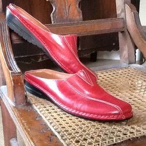 Deal!,,,, Red slip on sandles
