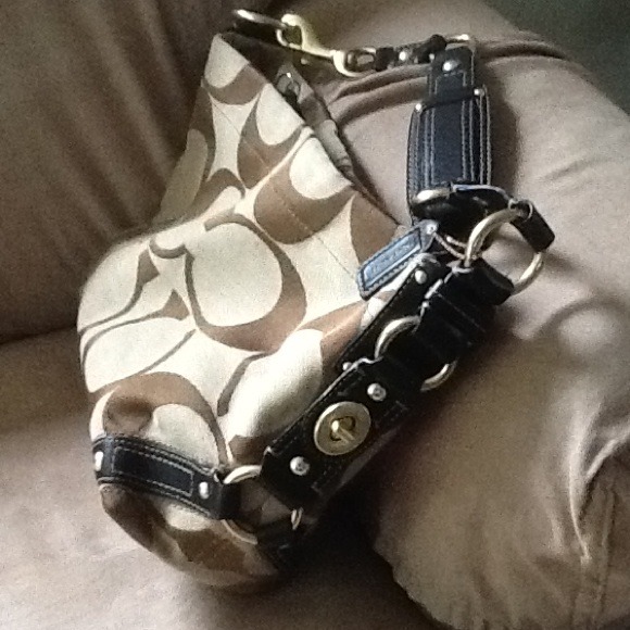 ***AUTHENTIC***COACH BAG - Picture 4 of 4