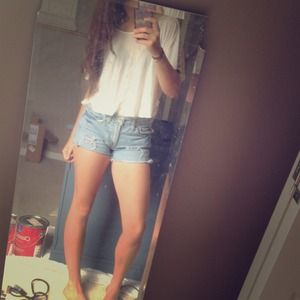 Gorgeous off the shoulder white top!