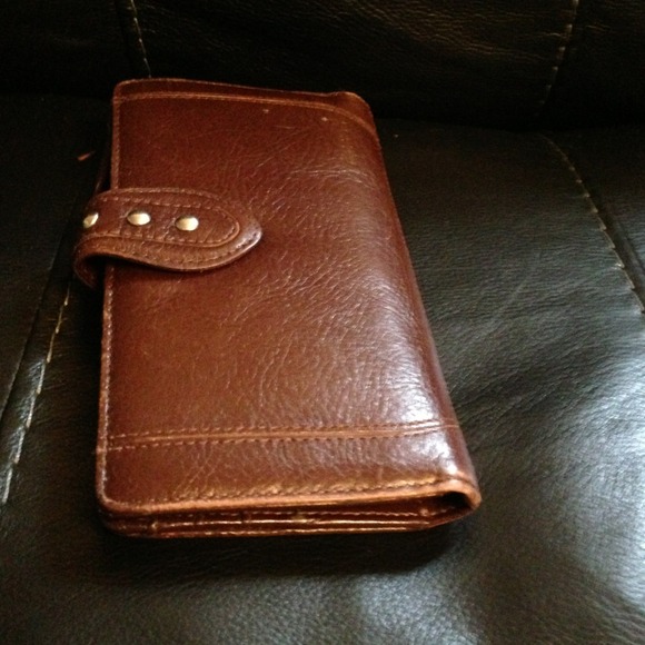 Kenneth Cole brown leather wallet - Picture 1 of 4