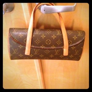 authentic Louis Vuitton barley worn handbag!
