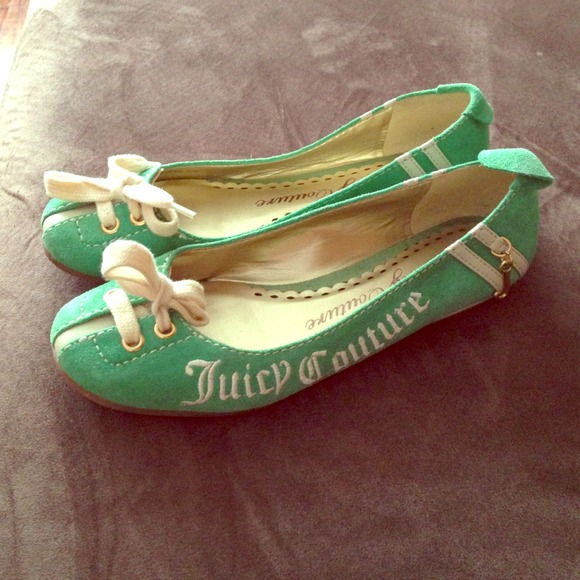Very cute green juicy couture flats.