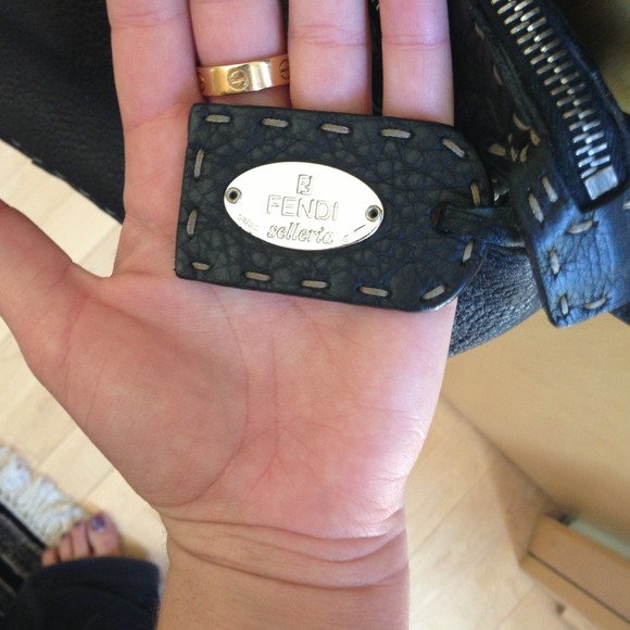 authentic Fendi handbag - Picture 2 of 2