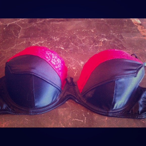36D bra, never worn