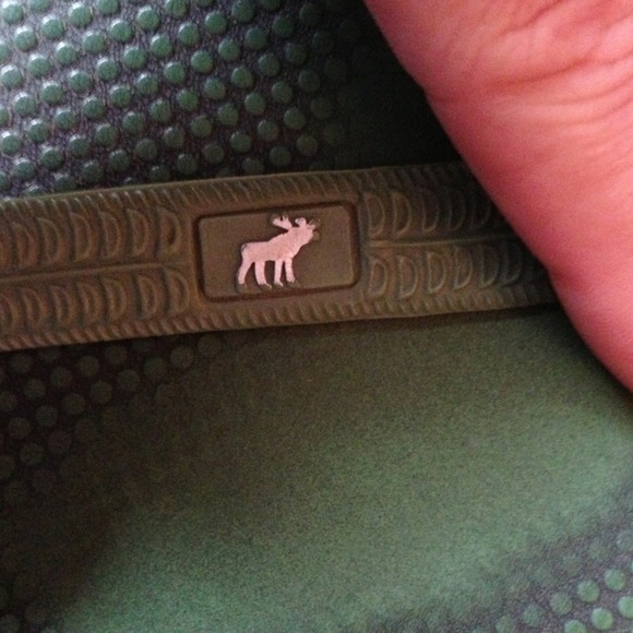 Army green Abercrombie flip flops👣 - Picture 2 of 4