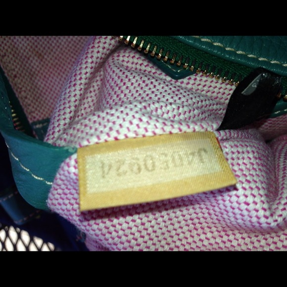 Authentic  Dooney. &  Bourke  Dillen.SOLD - Picture 3 of 3