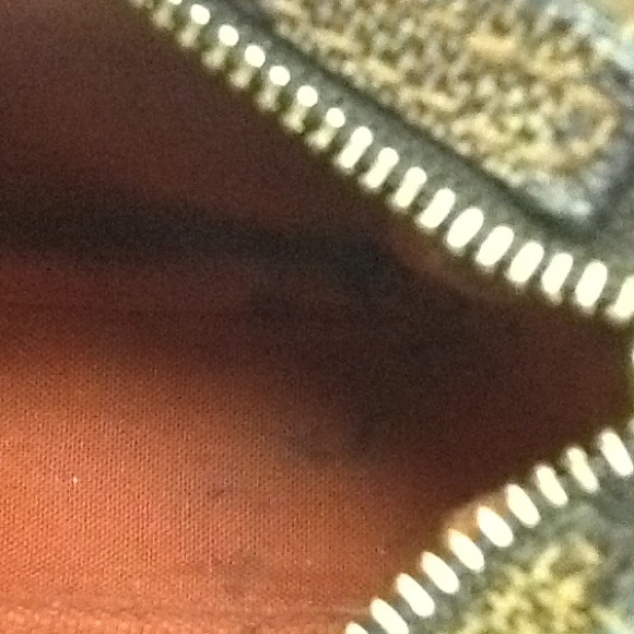 Authentic Louis Vuitton Damier pochette - Picture 4 of 4