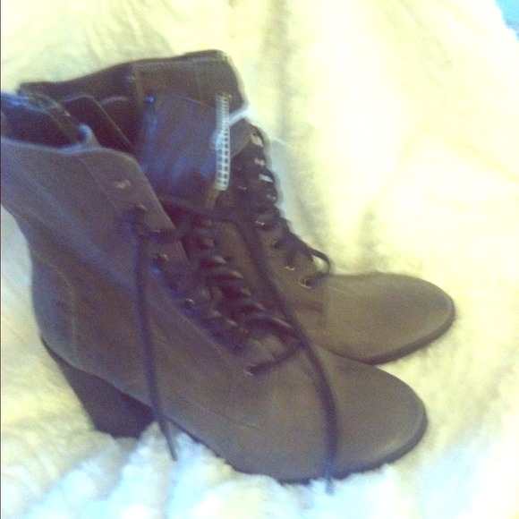 Boutique 9 booties