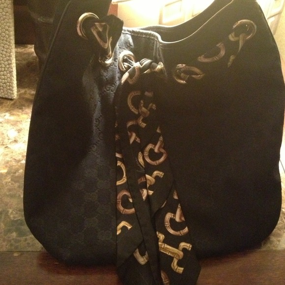 Gucci Handbags - Authentic GUCCI hobo bag in excellent condition!!