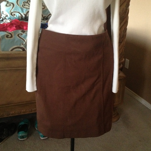 🚩SOLD IN BUNDLE🚩New brown skirt!