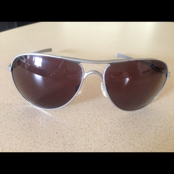 ☀Authentic Oakley Ducati sunglasses brand new☀ - Picture 2 of 4