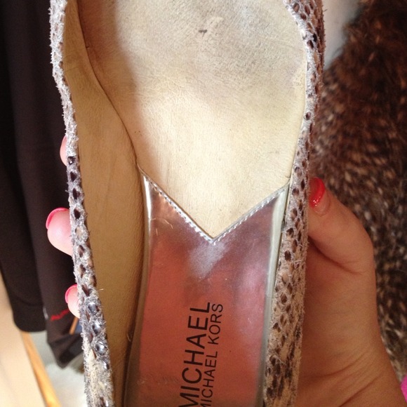 Michael Kors Aligator Embossed Flats