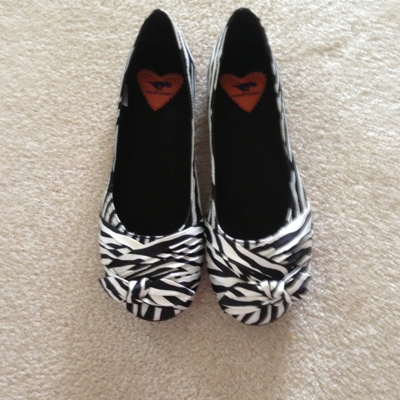 Authentic Rocket Dog Zebra Flats