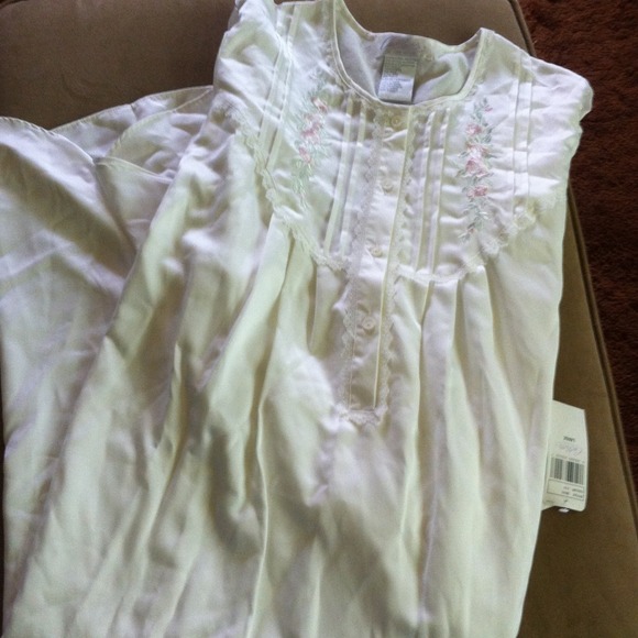 ✂Beautiful poly cotton blend long night gown✂