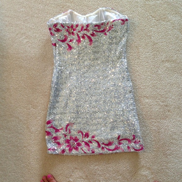 Authentic La Femme strapless short sequin dress - Picture 2 of 4