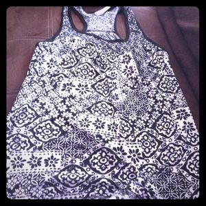 Black and white razor back tank