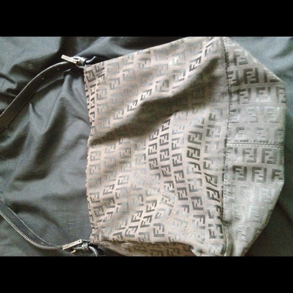 Black and charcoal FENDI handbag - Picture 2 of 3