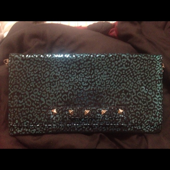 🔴REDUCED🔴Large Betsy Johnson Clutch