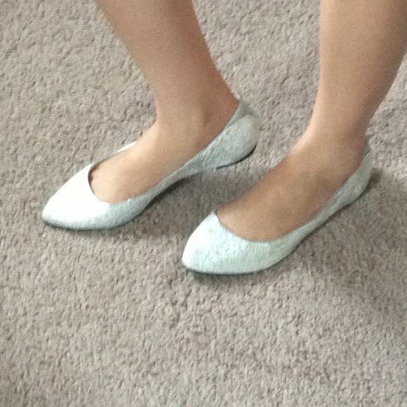 Jennifer Lopez Silver flat pumps - Picture 3 of 4