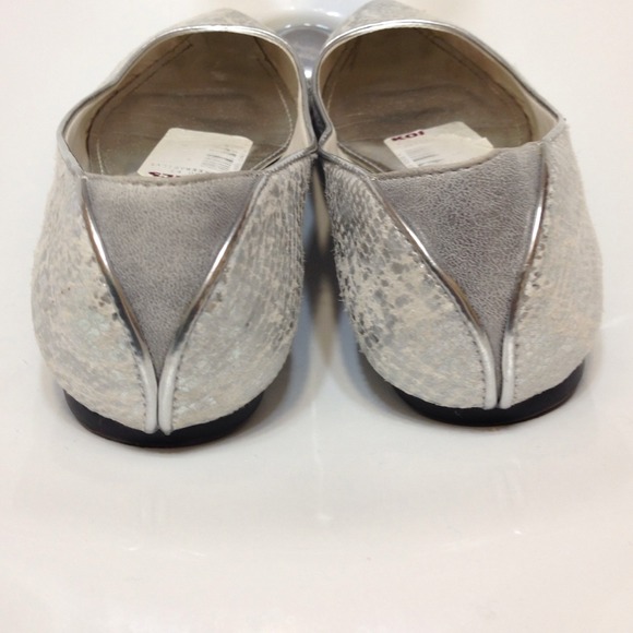 Jennifer Lopez Silver flat pumps - Picture 4 of 4