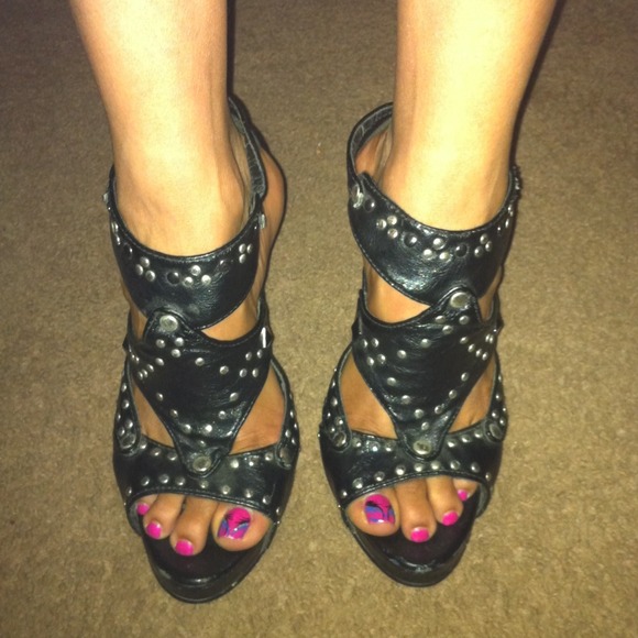Black metal Heels