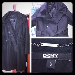 DONATED😆PRICE CUT✂dkny coat