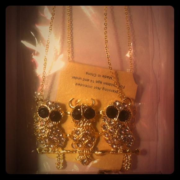 Gold owl pendant - Picture 1 of 1