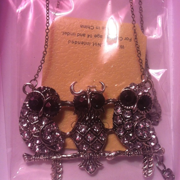 Brand new!! Dark Silver owl pendant. - Picture 1 of 1