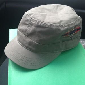 Forever 21 military inspired fitted hat.