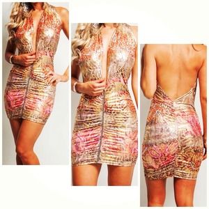 💕LIGHT PINK & GOLD CLUBBING DRESS