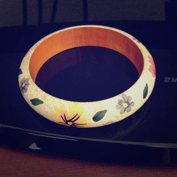 Floral bangle
