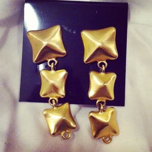 Gold earrings