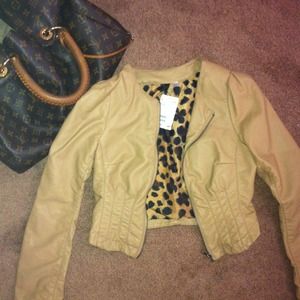 Never worn: Cropped leather jacket