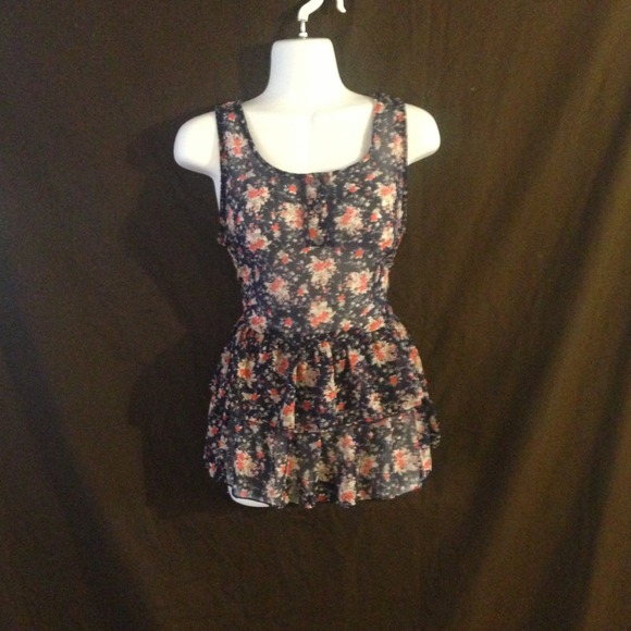 🔴🔴SOLD🔴🔴 Floral tunic