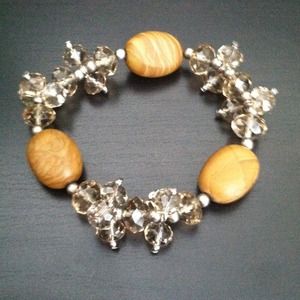 ✨Gorgeous Stone And Bead Bracelet✨