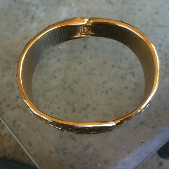 ❤️GIFTED❤️🌿🍂🍃Vintage Leaf Cuff🍃🍂🌿 - Picture 2 of 4