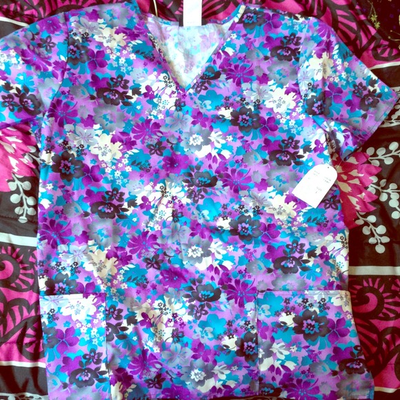Scrub top
