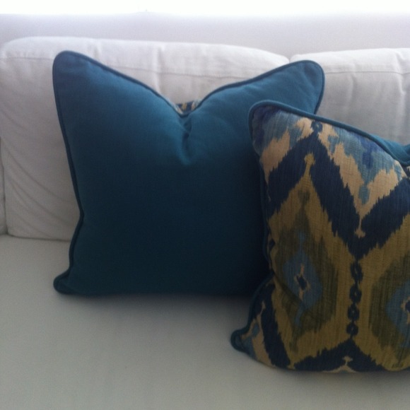 New custom DESIGNER pillow - Picture 2 of 3