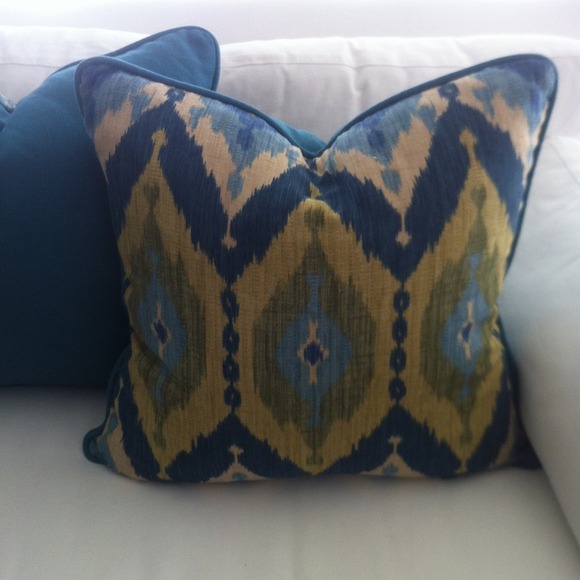 New custom DESIGNER pillow - Picture 3 of 3