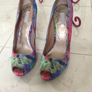REDUCED to sell!  RACHEL ROY Graffiti Fabric Shoe