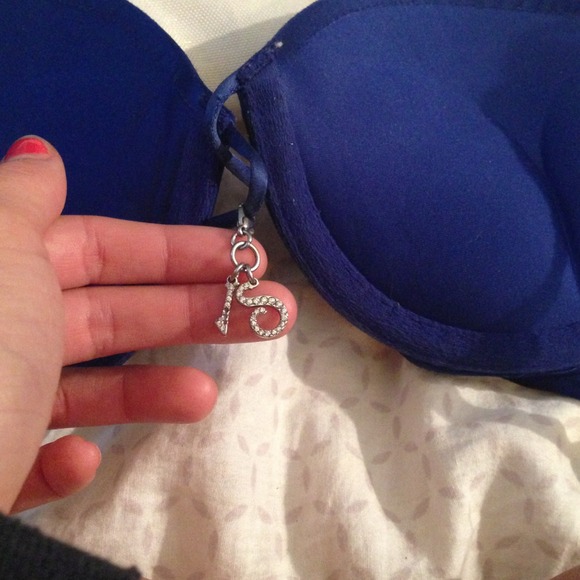 34a Miraculous Plunge Bra - Picture 4 of 4