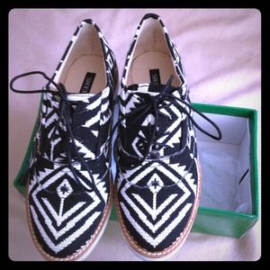 Shoemint aztec print shoes