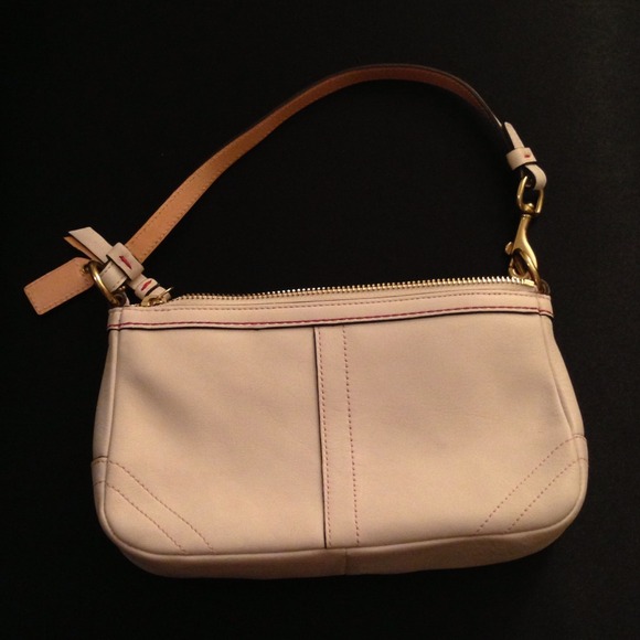 Authentic Coach Limited Edition Poppy Purse - Picture 2 of 4