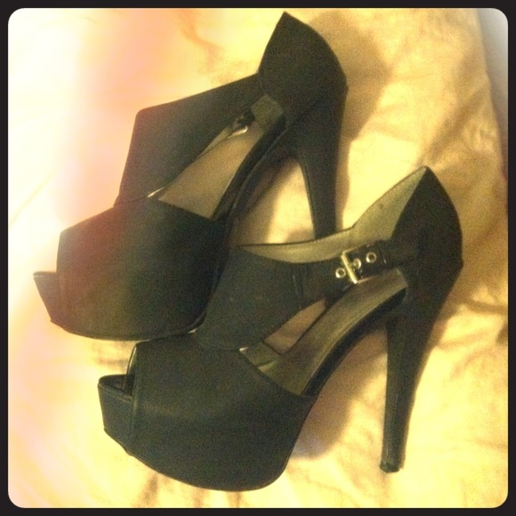 Charlotte Russe Shoes - Fabulous black leather heels! Charlotte Russe Shoes - Fabulous black leather heels!